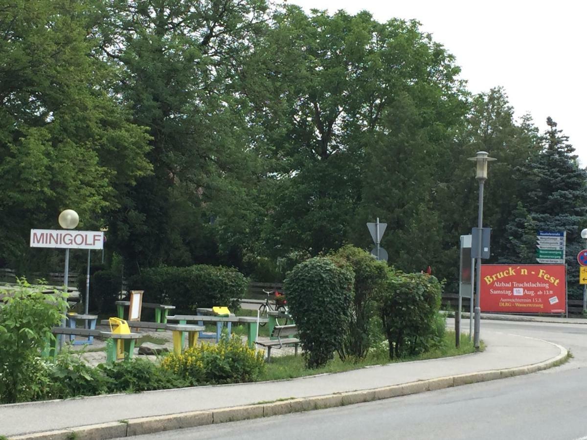 Ferienwohnung Seebruck Am Chiemsee Сион-Зеебрук Екстериор снимка